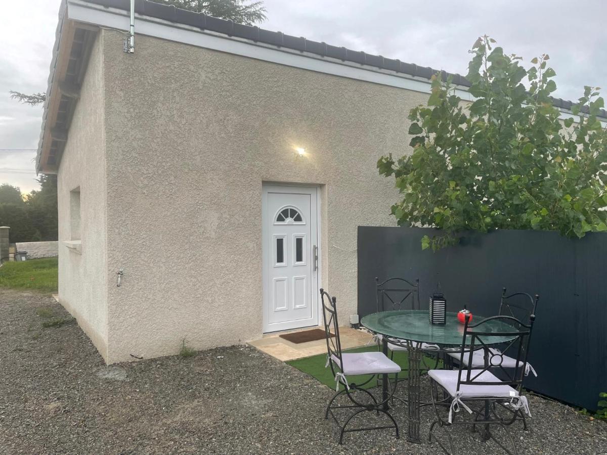 Le Miroir Vila Domerat Exterior foto